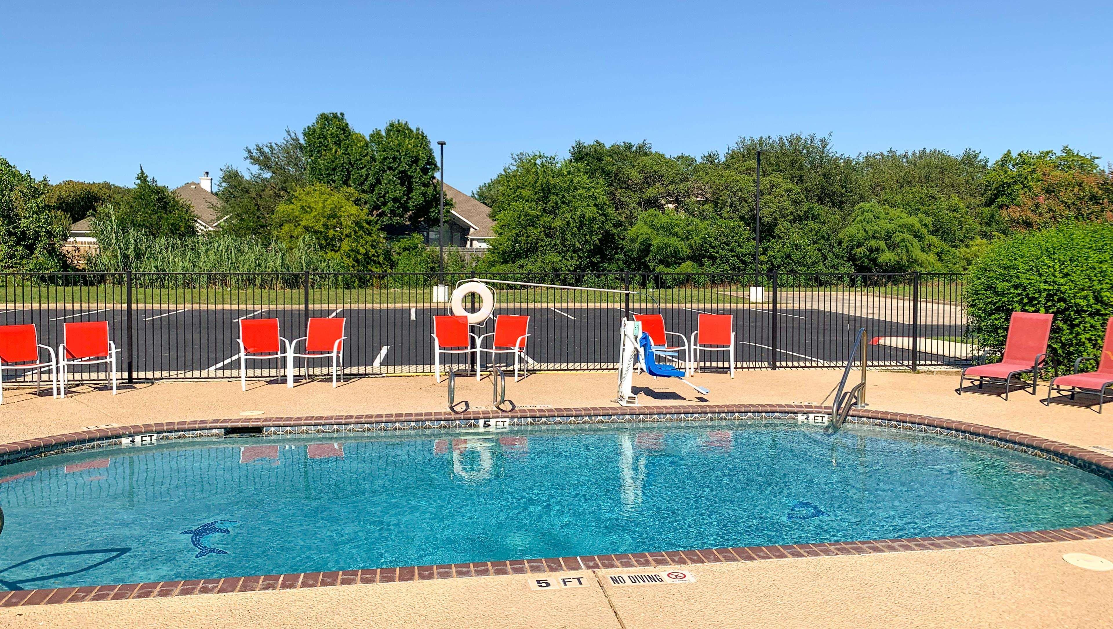 Quality Inn & Suites I-10 Near Fiesta Texas San Antonio Exterior photo